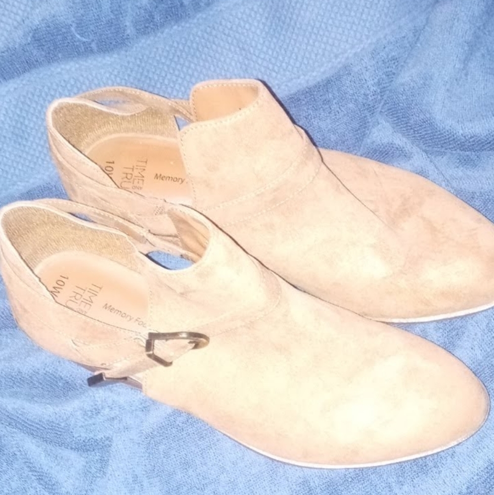 Women's dress boot